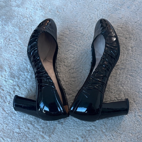 Prada Black Patent Leather Heels - Picture 5 of 7